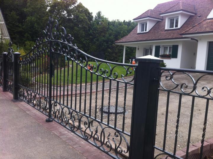 Décoration extérieure en métal et en fer forgé 